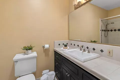 Bath - 1329 Fordham Ave, Modesto, CA 95350 photo 3 of 4