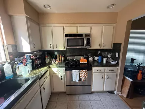 405 Agate Ct, Antioch, CA 94509 photo 4