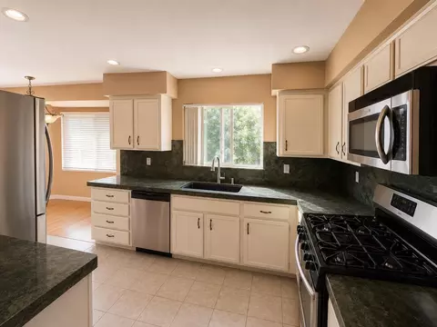 405 Agate Ct, Antioch, CA 94509 photo 5