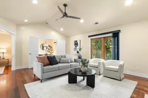 Living - 27462 Oakside Dr, Davis, CA 95618 photo 2 of 4