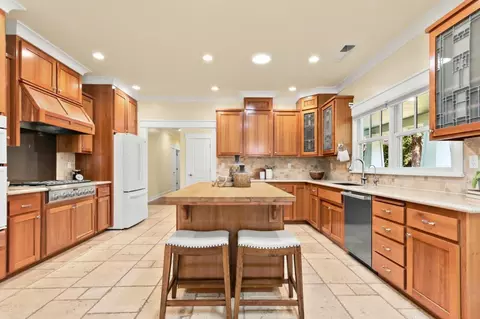 Kitchen - 27462 Oakside Dr, Davis, CA 95618 photo 1 of 8