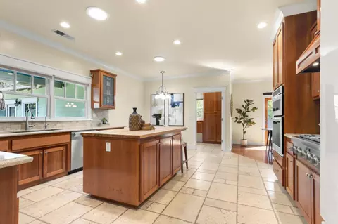Kitchen - 27462 Oakside Dr, Davis, CA 95618 photo 5 of 8