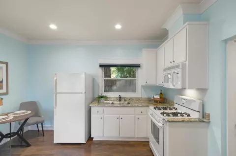 Kitchen - 27462 Oakside Dr, Davis, CA 95618 photo 8 of 8