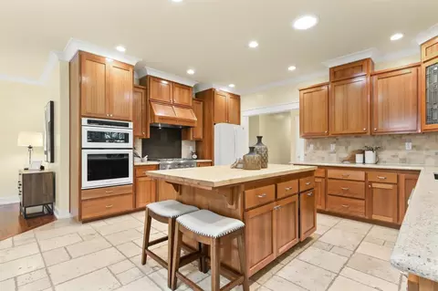 Kitchen - 27462 Oakside Dr, Davis, CA 95618 photo 2 of 8