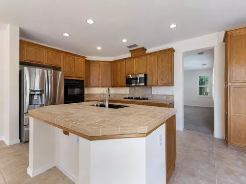 Kitchen - 1733 S Daniel Dr, Ripon, CA 95366 photo 3 of 6