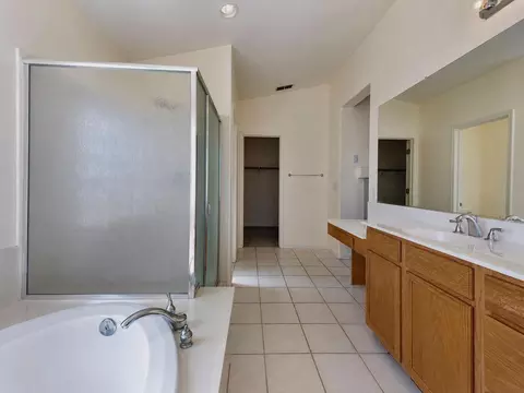 Bath - 1733 S Daniel Dr, Ripon, CA 95366 photo 7 of 10