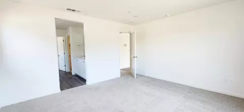 Bedroom - 2221 Blossom Ranch Rd, Patterson, CA 95363 photo 2 of 4
