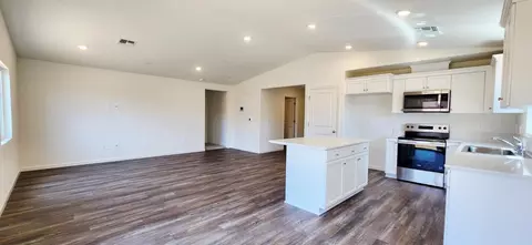 Entry Way - 2221 Blossom Ranch Rd, Patterson, CA 95363 photo 1 of 3