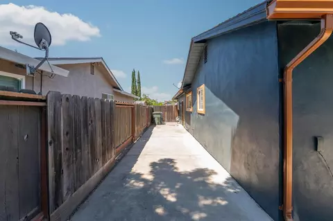 Exterior - 3216 Coventry Way, Modesto, CA 95350 photo 6 of 16