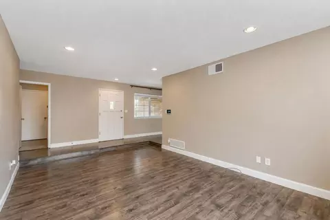 Living - 3216 Coventry Way, Modesto, CA 95350 photo 3 of 9
