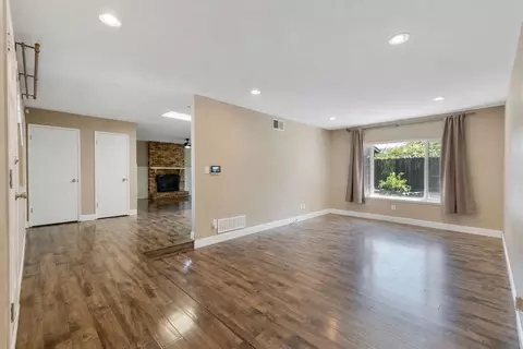 Living - 3216 Coventry Way, Modesto, CA 95350 photo 4 of 9