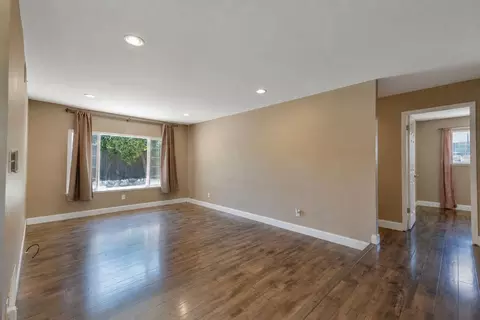 Living - 3216 Coventry Way, Modesto, CA 95350 photo 2 of 9