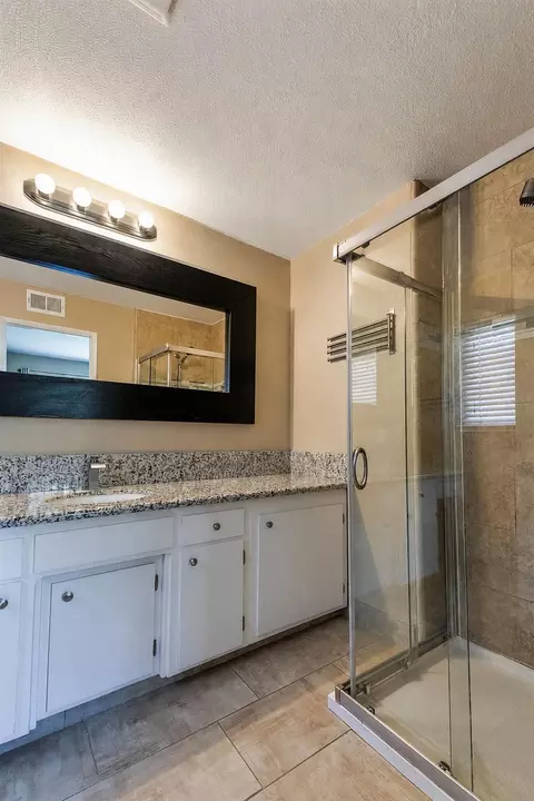 Bath - 3216 Coventry Way, Modesto, CA 95350 photo 6 of 6