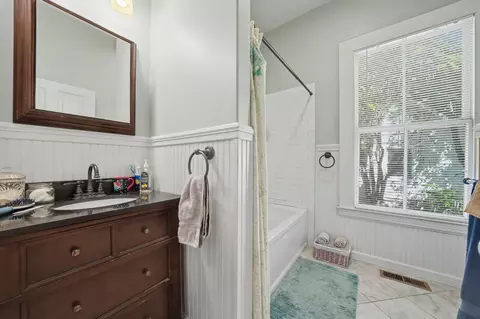 Bath - 43 Spanish St, Sutter Creek, CA 95685 photo 1 of 8