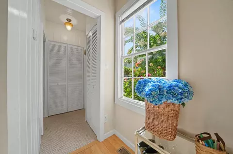 Entry Way - 43 Spanish St, Sutter Creek, CA 95685 photo 3 of 6
