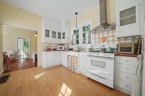 Kitchen - 43 Spanish St, Sutter Creek, CA 95685 photo 2 of 6