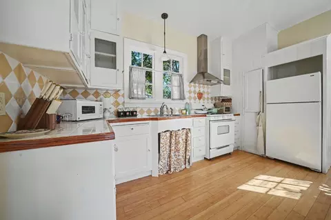 Kitchen - 43 Spanish St, Sutter Creek, CA 95685 photo 3 of 6