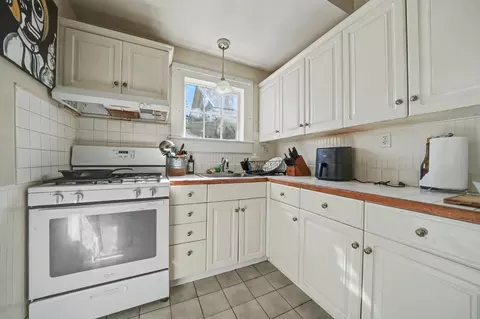Kitchen - 43 Spanish St, Sutter Creek, CA 95685 photo 5 of 6