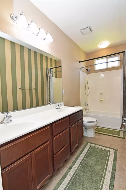 Bath - 2000 Thomas Taylor Dr, Hughson, CA 95326 photo 1 of 4