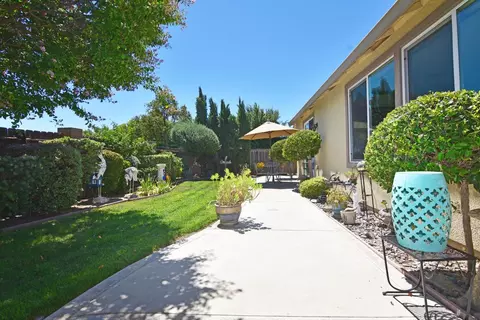 Exterior - 2000 Thomas Taylor Dr, Hughson, CA 95326 photo 2 of 8