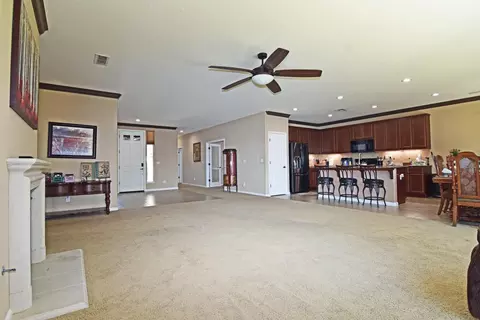 Living - 2000 Thomas Taylor Dr, Hughson, CA 95326 photo 3 of 4