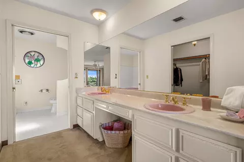 Bath - 1582 Barrett Dr, Placerville, CA 95667 photo 1 of 6