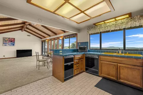 Kitchen - 1582 Barrett Dr, Placerville, CA 95667 photo 3 of 8