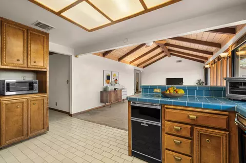 Kitchen - 1582 Barrett Dr, Placerville, CA 95667 photo 2 of 8