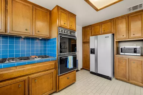 Kitchen - 1582 Barrett Dr, Placerville, CA 95667 photo 4 of 8