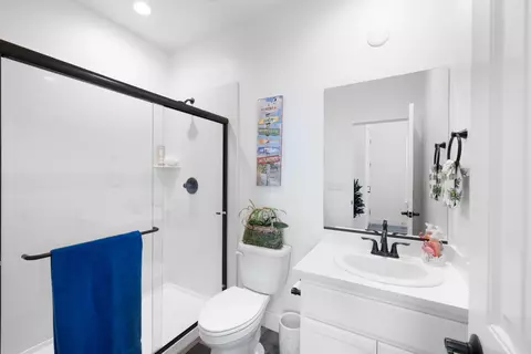 Bath - 700 Silo St, Folsom, CA 95630 photo 5 of 5