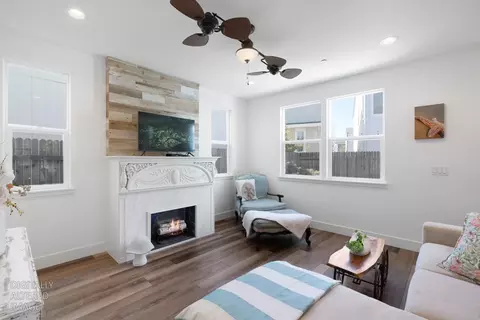 Living - 700 Silo St, Folsom, CA 95630 photo 1 of 2