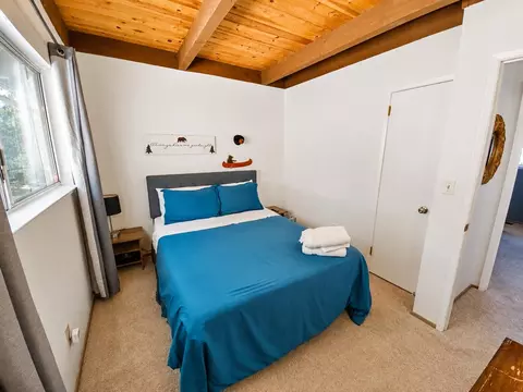 Bedroom - 2424 Silver Dr, Arnold, CA 95223 photo 2 of 4