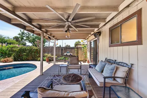 Exterior - 6218 Coyle Ave, Carmichael, CA 95608 photo 4 of 11