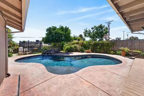 Exterior - 6218 Coyle Ave, Carmichael, CA 95608 photo 7 of 11