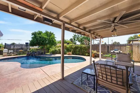 Exterior - 6218 Coyle Ave, Carmichael, CA 95608 photo 3 of 11