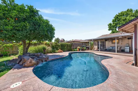 Exterior - 6218 Coyle Ave, Carmichael, CA 95608 photo 8 of 11