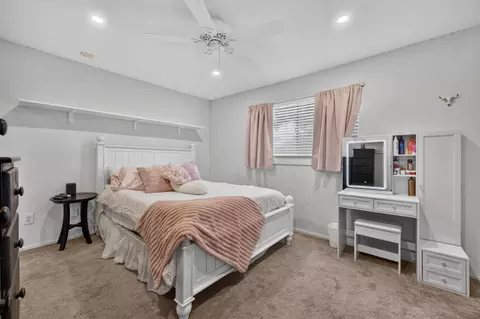 Bedroom - 6218 Coyle Ave, Carmichael, CA 95608 photo 3 of 9