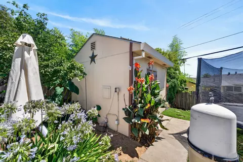 Exterior - 6218 Coyle Ave, Carmichael, CA 95608 photo 9 of 11