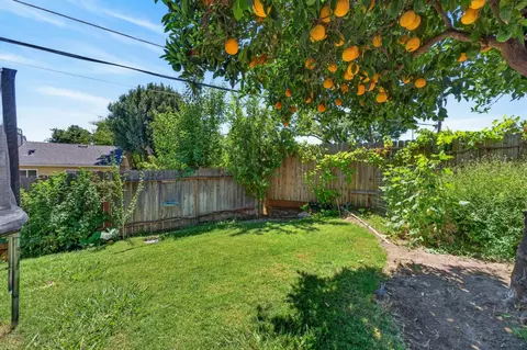 Exterior - 6218 Coyle Ave, Carmichael, CA 95608 photo 11 of 11