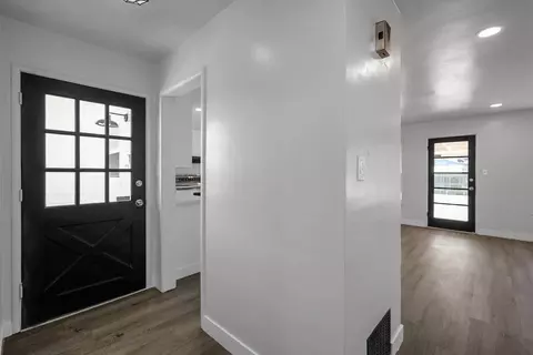 Entry Way - 830 Windsor Dr, Lodi, CA 95240 photo 2 of 2