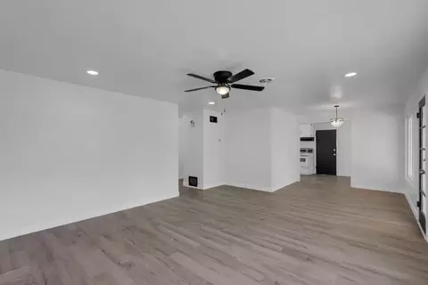 Living - 830 Windsor Dr, Lodi, CA 95240 photo 4 of 4