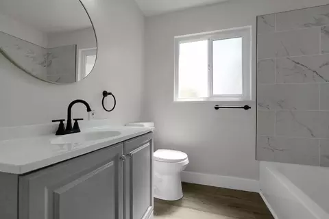 Bath - 830 Windsor Dr, Lodi, CA 95240 photo 3 of 3