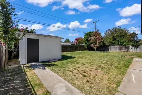 Exterior - 830 Windsor Dr, Lodi, CA 95240 photo 6 of 6