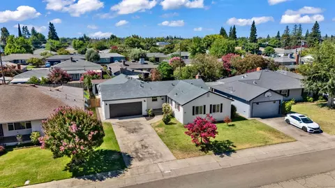 View/Area - 830 Windsor Dr, Lodi, CA 95240 photo 5 of 8