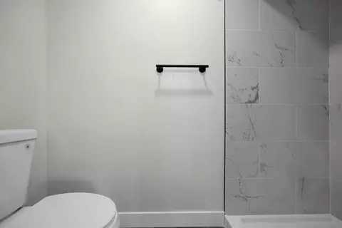 Bath - 830 Windsor Dr, Lodi, CA 95240 photo 1 of 3