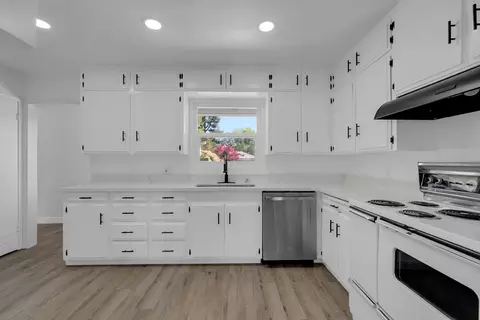 Kitchen - 830 Windsor Dr, Lodi, CA 95240 photo 1 of 2