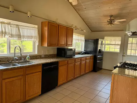 Kitchen - 2127 Leonard Rd, San Andreas, CA 95249 photo 2 of 4