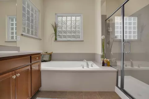 Bath - 446 Clendenin Pkwy, Ripon, CA 95366 photo 2 of 2