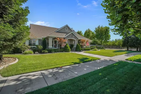 Exterior - 446 Clendenin Pkwy, Ripon, CA 95366 photo 4 of 10