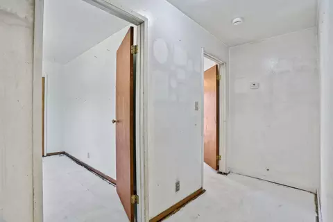 Entry Way - 660 E North St, Manteca, CA 95336 photo 3 of 3